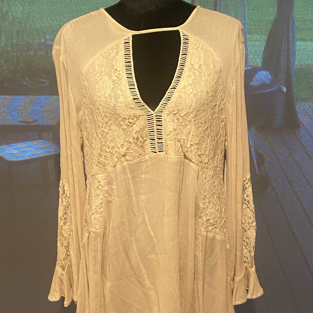 Romeo & Juliet Cream Top